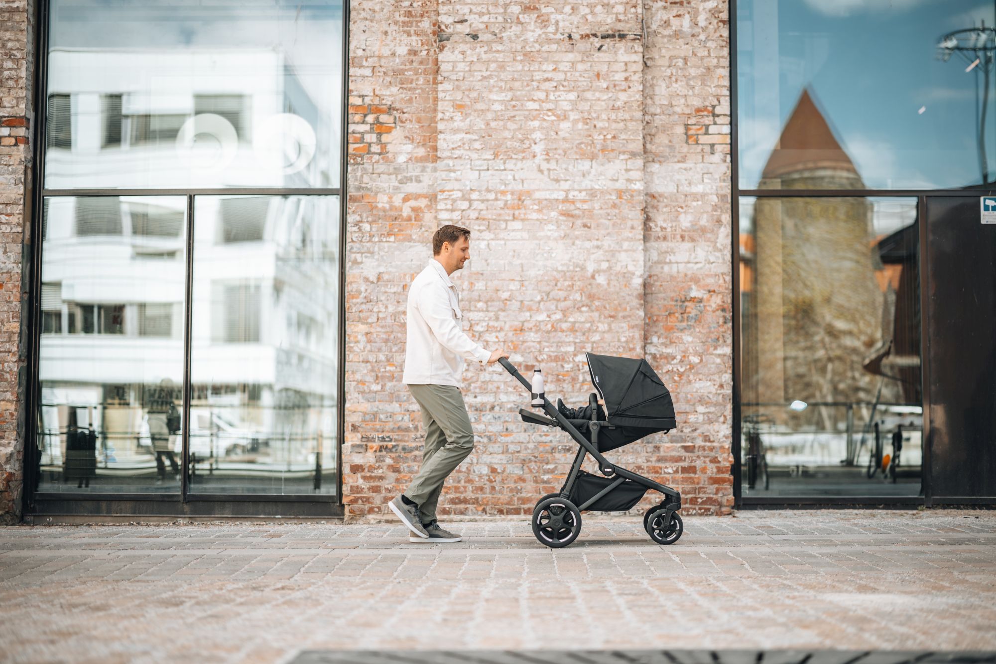 Thule_Sleek_2_Pressroom_01