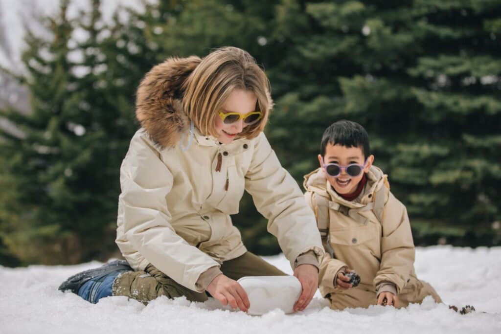 chlopcy-w-okularach-przeciwsonecznych-dzieciecych-Olivio-and-Co