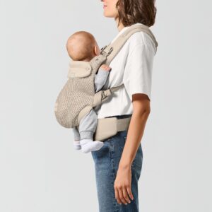 CYB_25_INT_y090_Amya_ALBE_FrontCarrying_Child_screen_HD