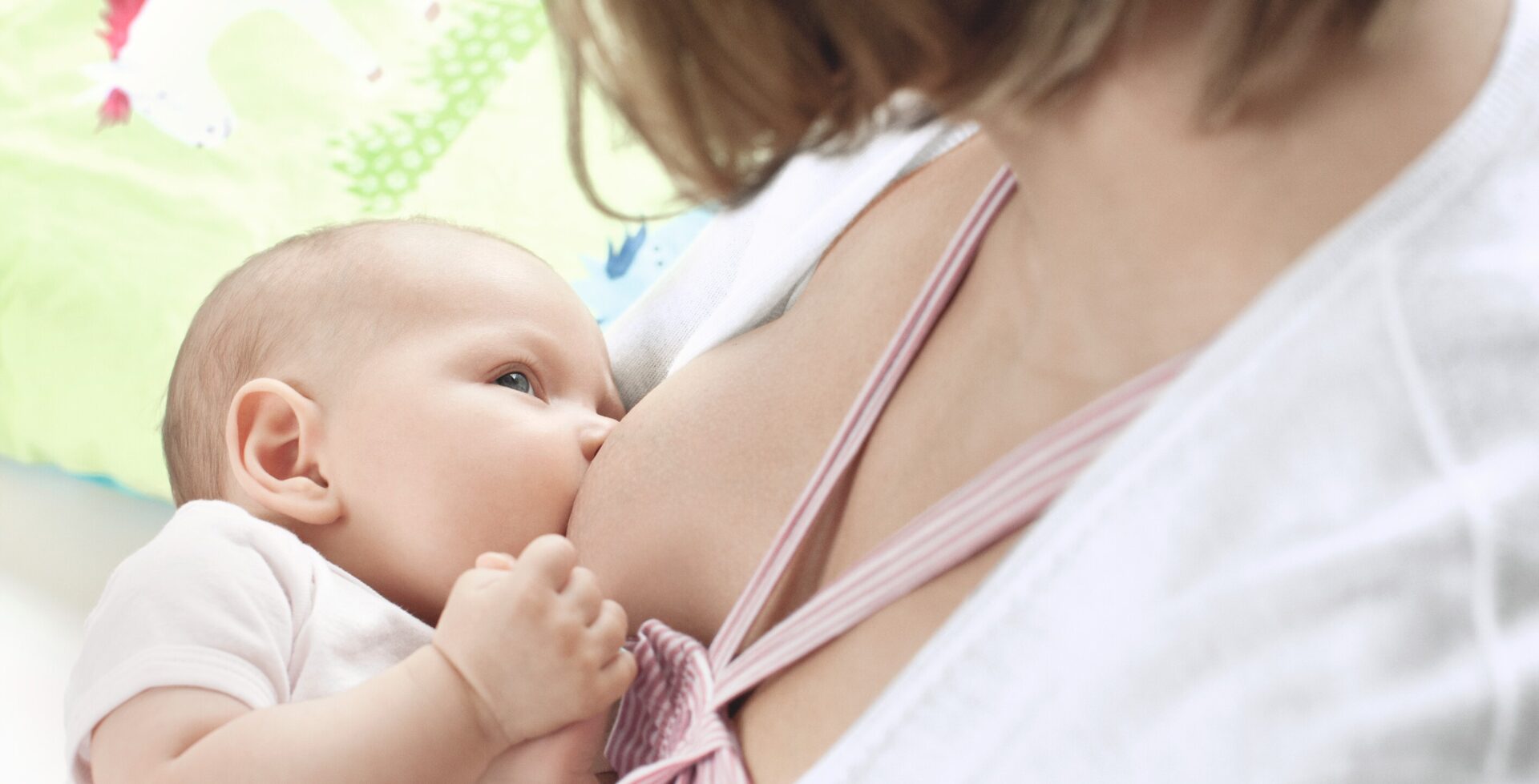 JPG_Version_80-NUK_mother_breastfeeding_V2